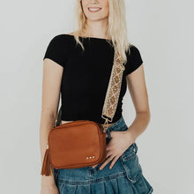 Load image into Gallery viewer, Willow Camera Crossbody Bag
