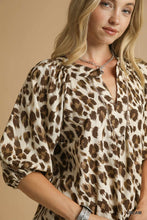 Load image into Gallery viewer, Leopard Print V-Neck Blouse
