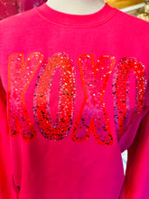 Load image into Gallery viewer, Xoxo Pink Print Valentine&#39;s Day Sweatshirt Faux Sequin
