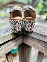 Load image into Gallery viewer, Taupe Leopard Free Fly Wedge

