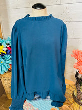 Load image into Gallery viewer, Solid Long Peasant Sleeves Top
