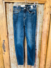 Load image into Gallery viewer, Mid Rise Vintage Raw Hem Skinny Jean

