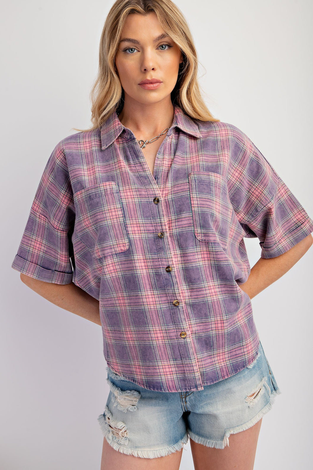 MINERAL WASHED BUTTON DOWN PLAID TOP