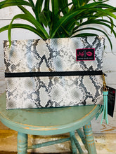 Load image into Gallery viewer, Makeup Junkie Bag Viper
