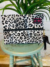 Load image into Gallery viewer, Makeup Junkie Bag Jungle Cat
