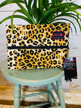 Load image into Gallery viewer, Makeup Junkie Bag Jungle Cat
