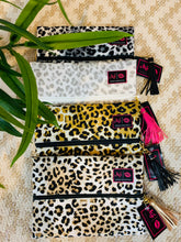 Load image into Gallery viewer, Makeup Junkie Bag Jungle Cat
