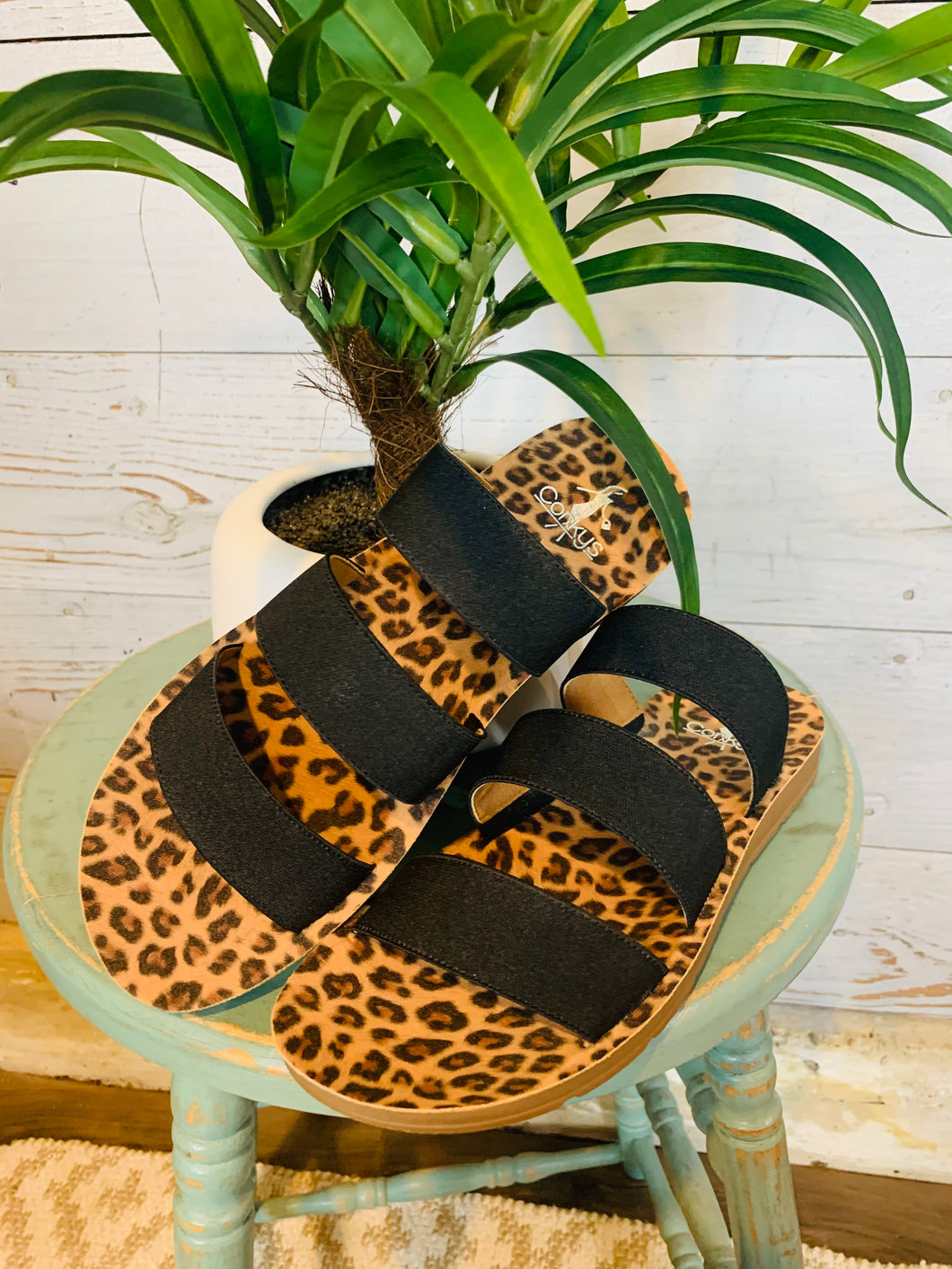 Dafne Triple Strap Slide
