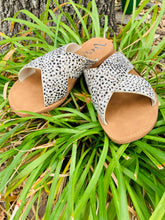 Load image into Gallery viewer, Seaside Sandal
