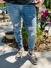 Load image into Gallery viewer, Mid-Rise Skinny Destroyed Raw Hem Jean
