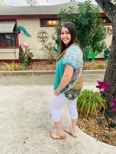 Load image into Gallery viewer, Love me Floral Top
