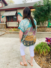 Load image into Gallery viewer, Love me Floral Top

