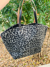 Load image into Gallery viewer, Margo Leopard Tote

