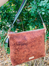Load image into Gallery viewer, Downtown Crossbody Sally
