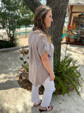 Load image into Gallery viewer, Mauve Button Down Top
