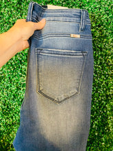 Load image into Gallery viewer, Eva High Rise Skinny Straight Jean
