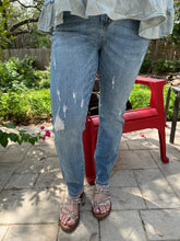 Load image into Gallery viewer, High Rise Mineral Wash Relaxed Fit

