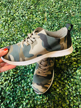 Load image into Gallery viewer, Mayo Camouflage Sneaker
