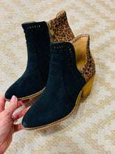 Load image into Gallery viewer, Black &amp; Leopard Sleek Bootie
