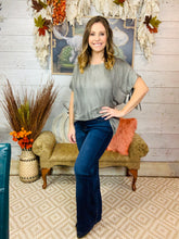 Load image into Gallery viewer, Fit &amp; Flare Jean
