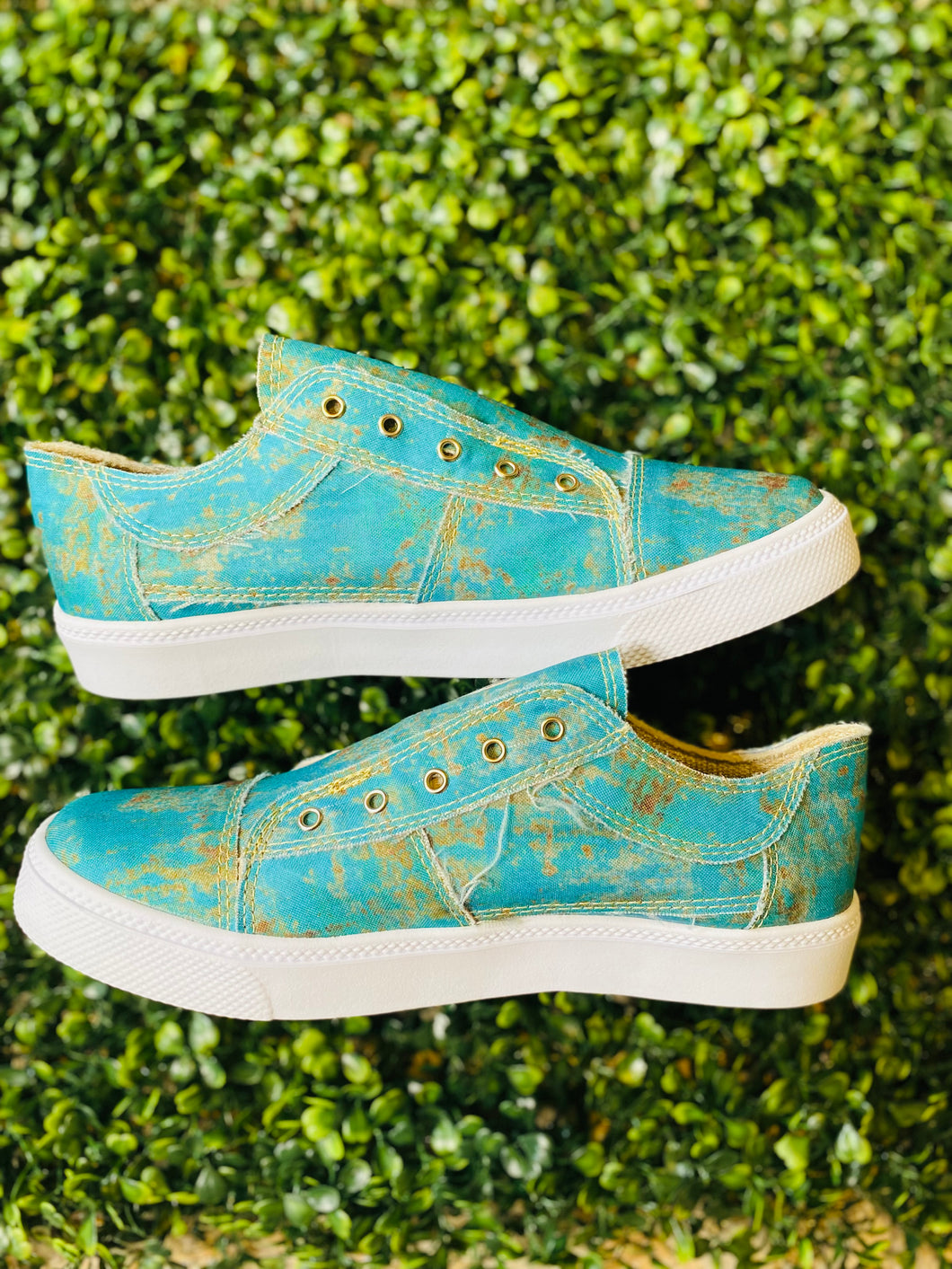 Rusted Turquoise Sneaker