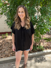 Load image into Gallery viewer, Linen Blend Collard Button Down Top
