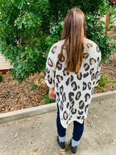Load image into Gallery viewer, Spot Leopard Cardigan
