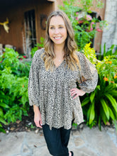 Load image into Gallery viewer, Leopard Spot Hi Low Babydoll Blouse
