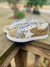 Load image into Gallery viewer, Silver Cheetah Classic Low Top Star Sneakers
