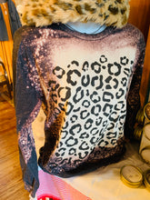 Load image into Gallery viewer, Leopard Print Long Sleeve Tee
