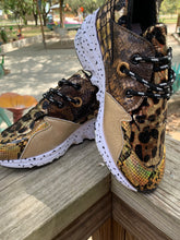 Load image into Gallery viewer, Cheetah Snake Sneaker
